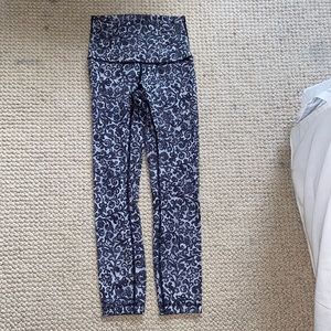 Lululemon Wunder under leggings 25”